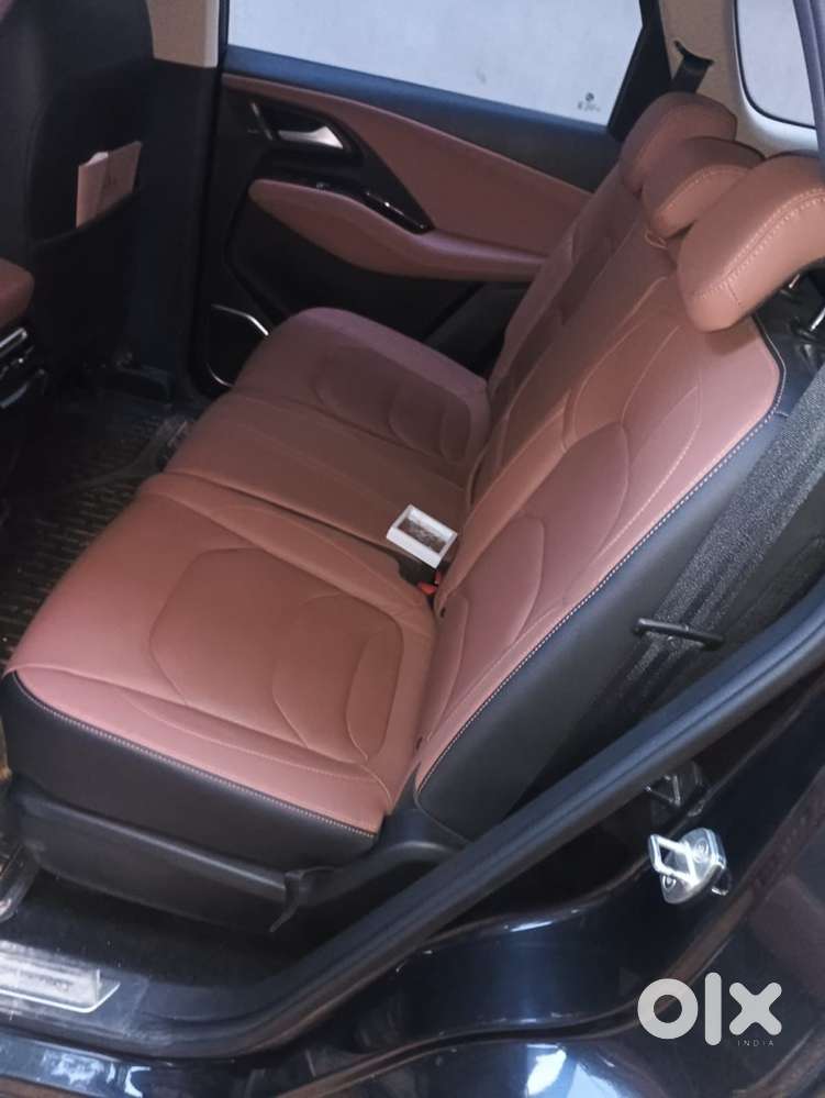 MG Hector Plus 2023 photo 5