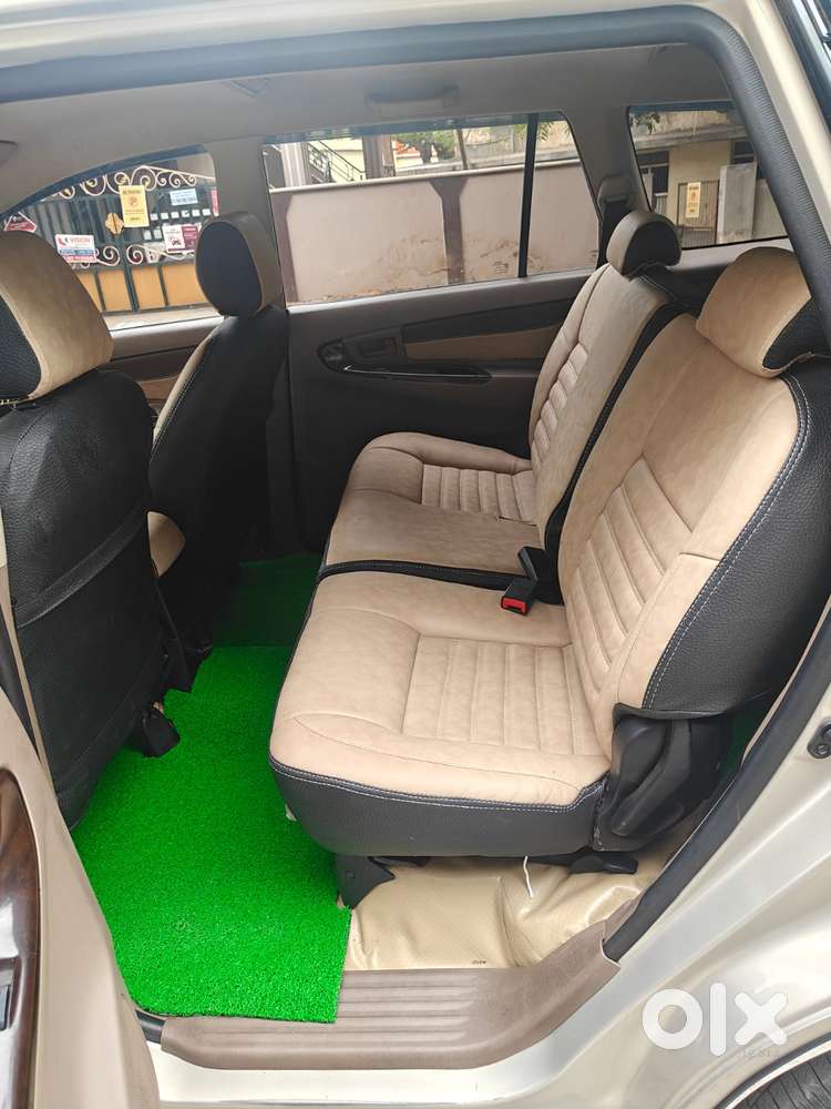 Toyota Innova 2.5 G (diesel) 8 Seater Bs Iv, 2015, Diesel