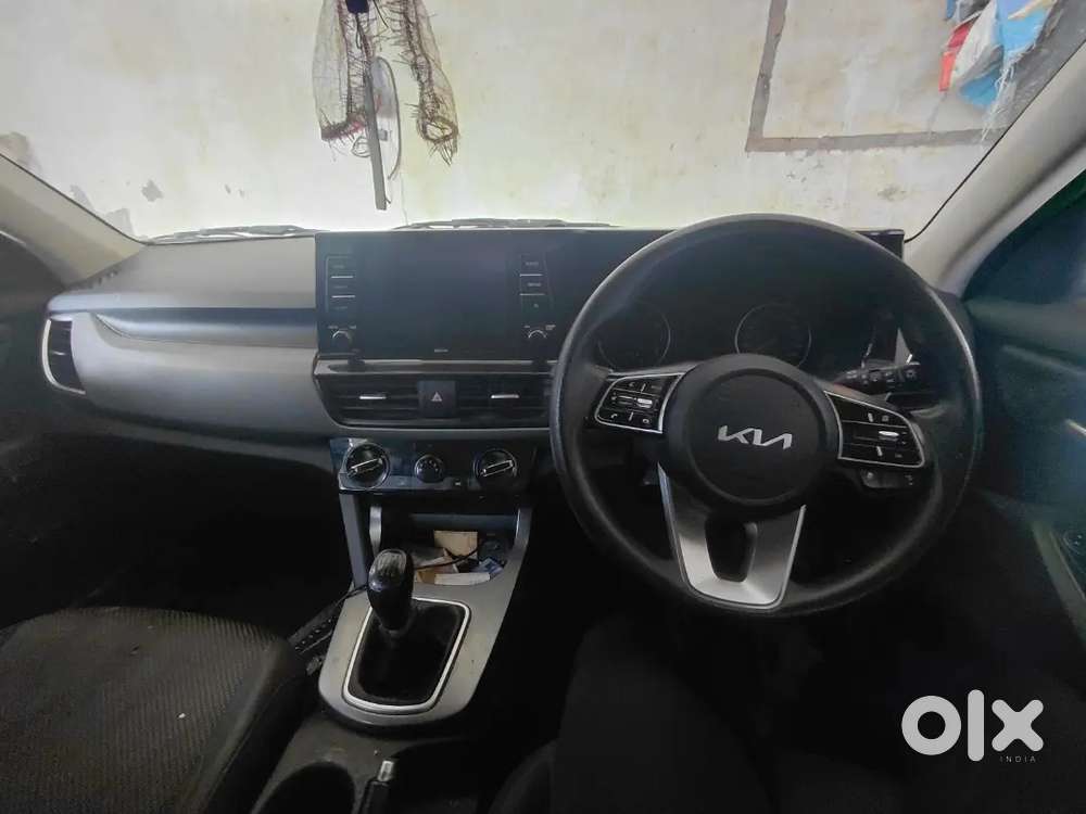 Kia Seltos 2023 Petrol Well Maintained With Service Record