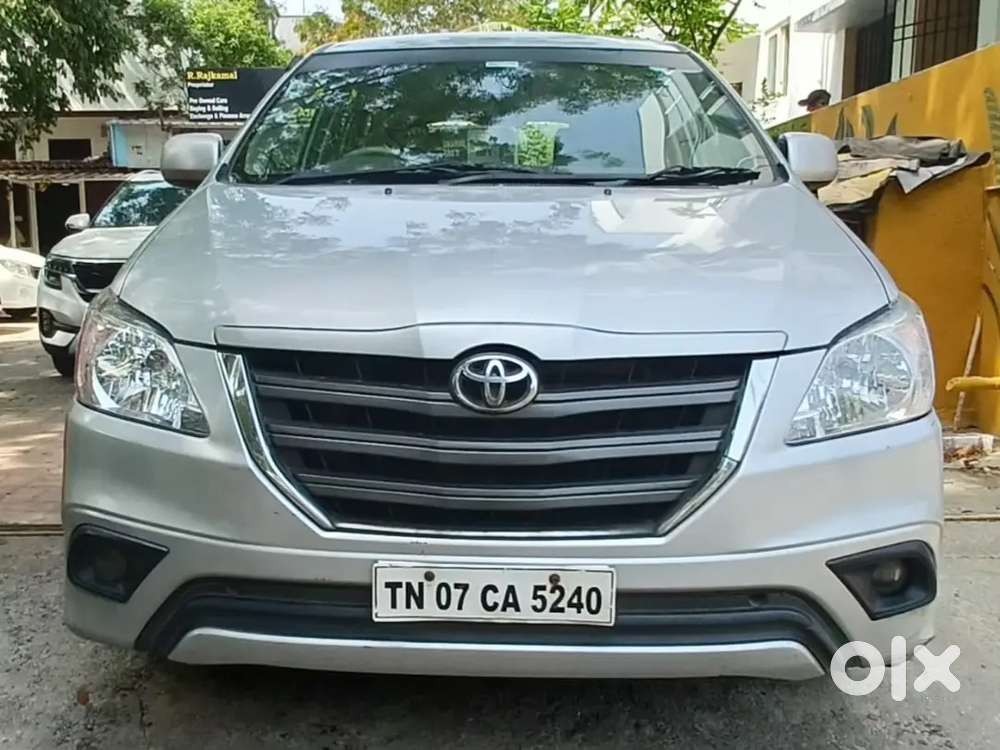 Toyota Innova 2.0 Petrol 2014