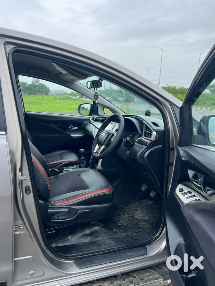 Toyota Innova Crysta 2.4 V 8 Str, 2017, Diesel