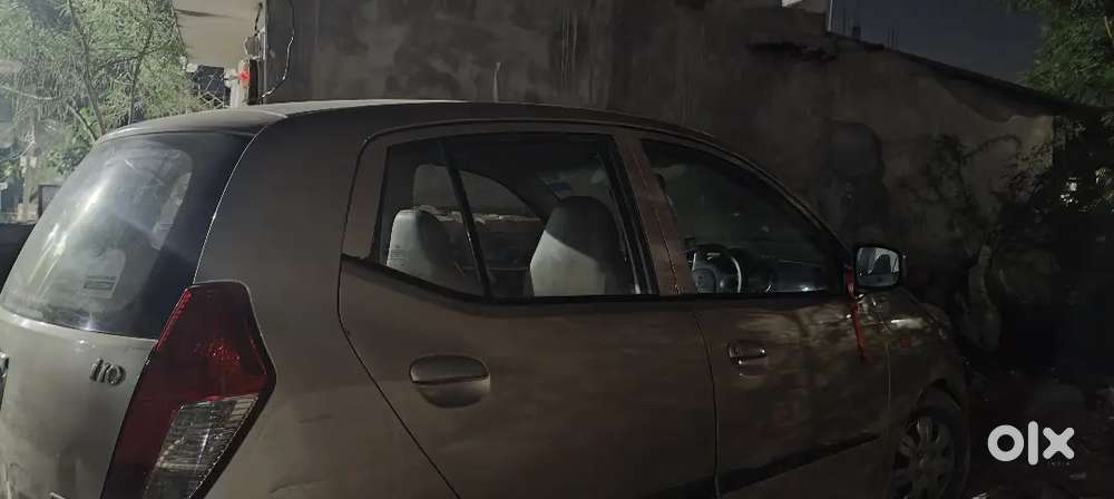 Clean Interior और Powerful Ac वाली I10