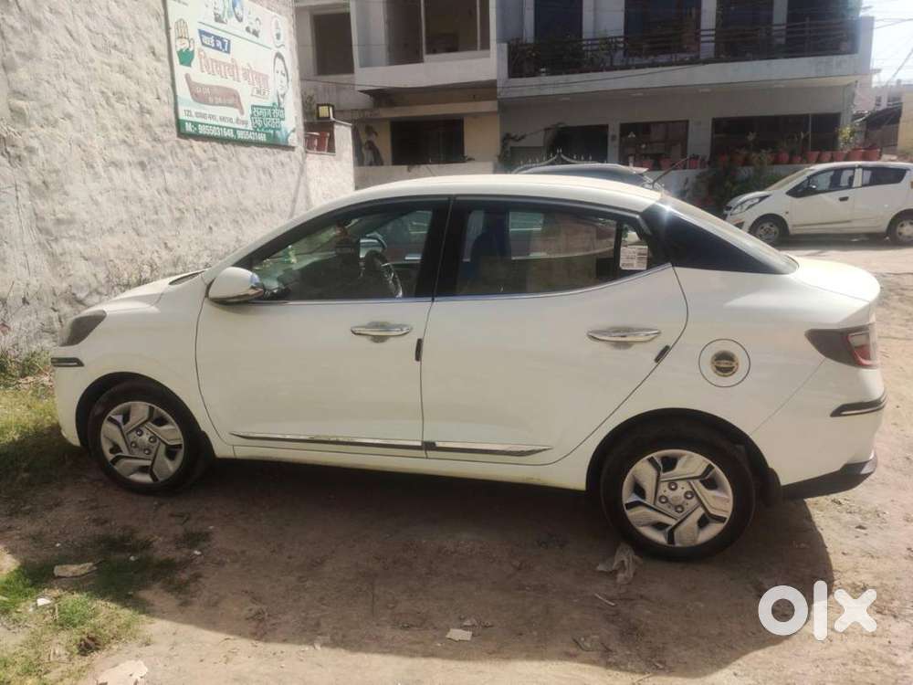 Hyundai Aura(polar White) In Excellent Condition With All Service