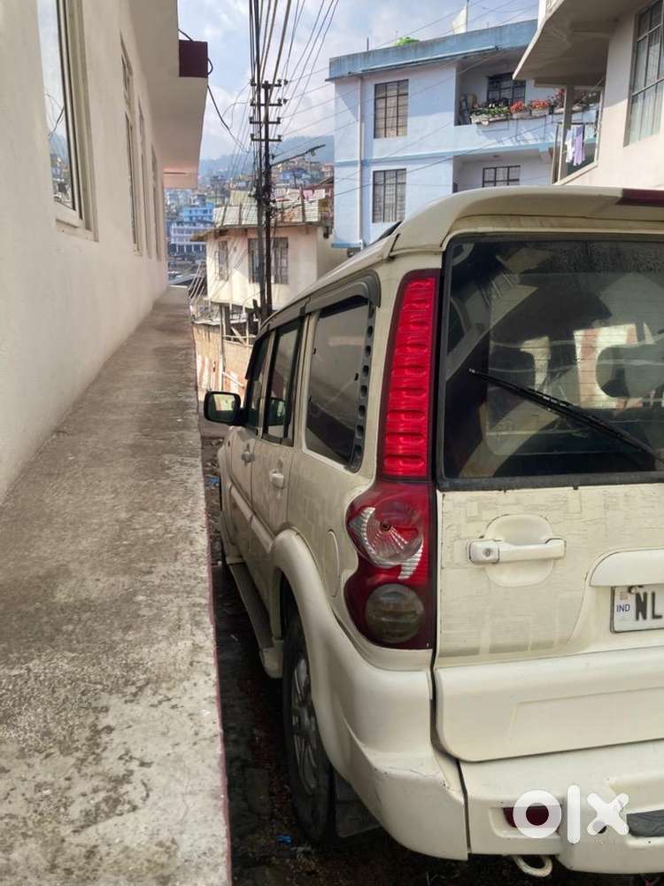 Mahindra Scorpio 2011 Well Maintained  Vlx Diamond White .