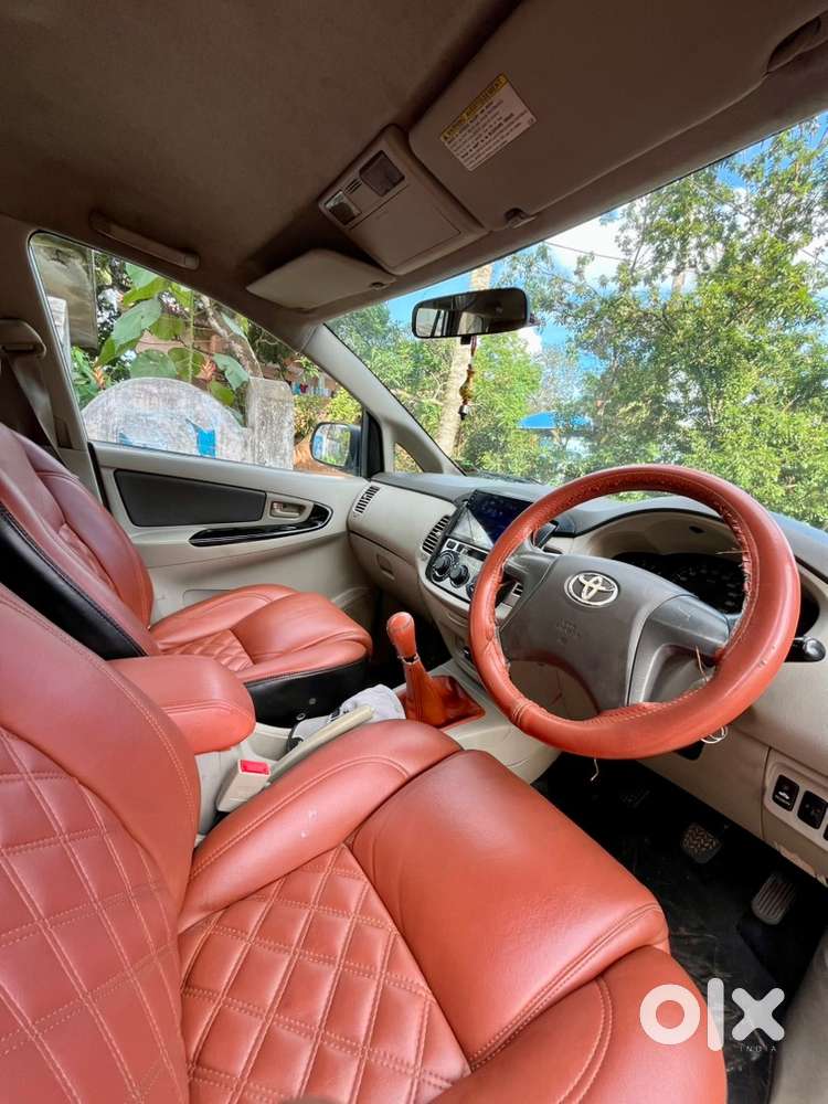 Toyota Innova 2.5gx (7s) 2013