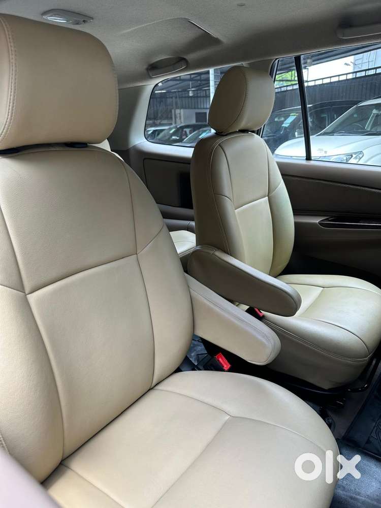 Toyota Innova 2.5 V 7 Str, 2015