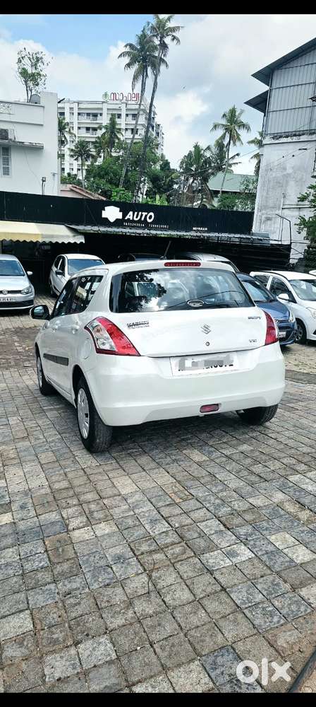 Maruti Suzuki Swift Vxi + Manual, 2013, Petrol