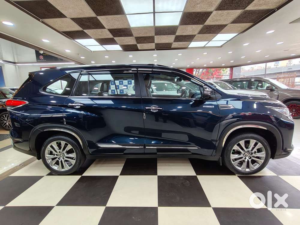 Toyota Innova Hycross 2.0 Zx Hybrid 7 Str, 2023, Petrol