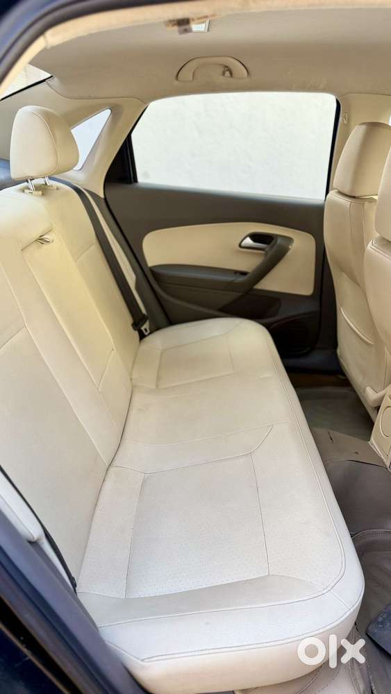 Volkswagen Vento 1.2 Highline Plus At 16 Alloy, 2014, Petrol
