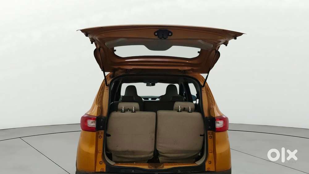 Renault Triber Rxz, 2022, Petrol