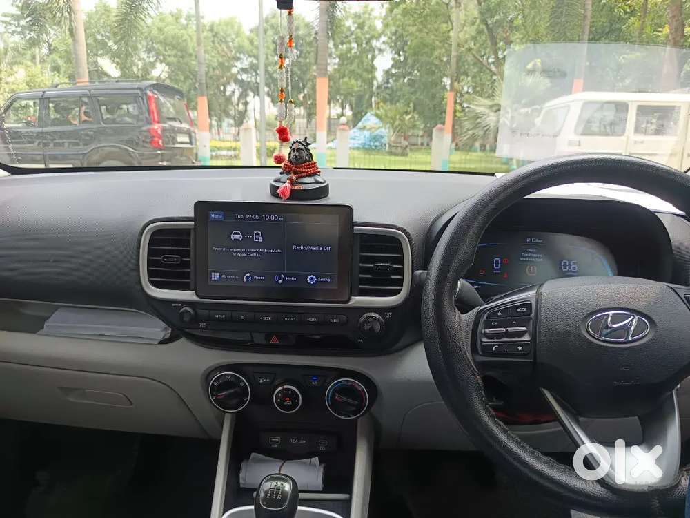 Hyundai Venue 2022 Petrol Well Maintained