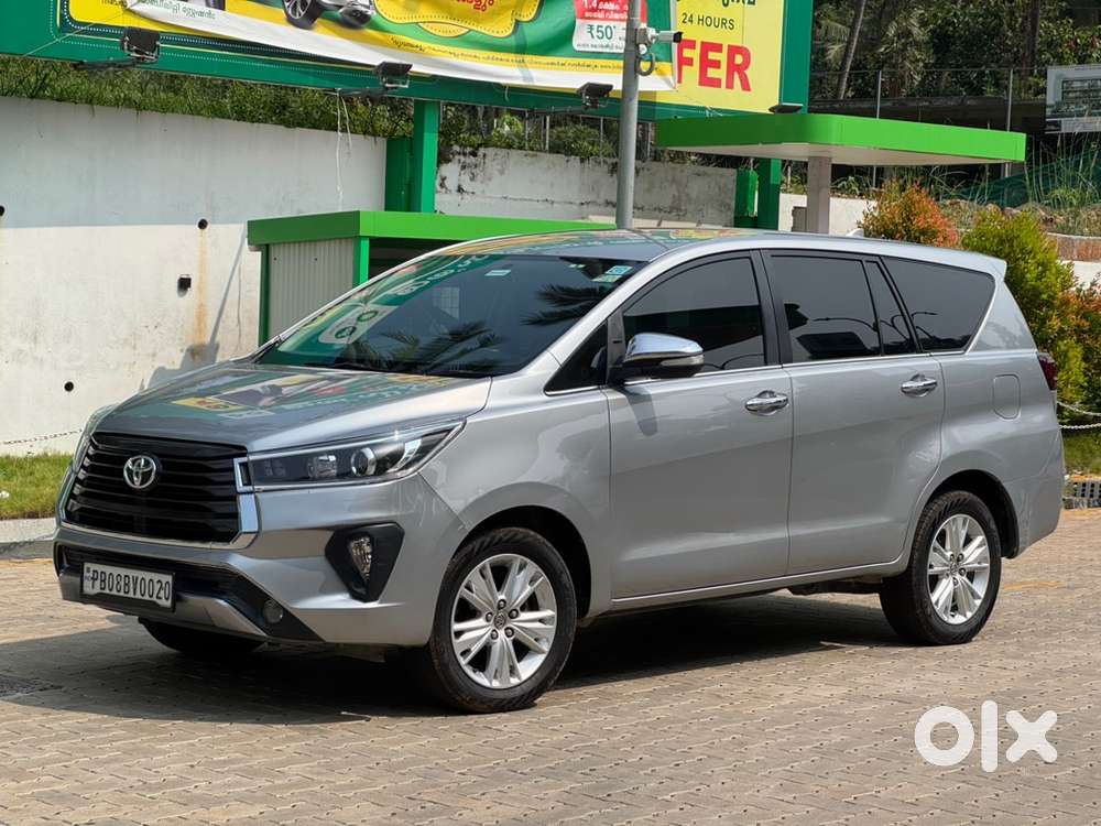 Toyota Innova Crysta 2016 Diesel Well Maintained