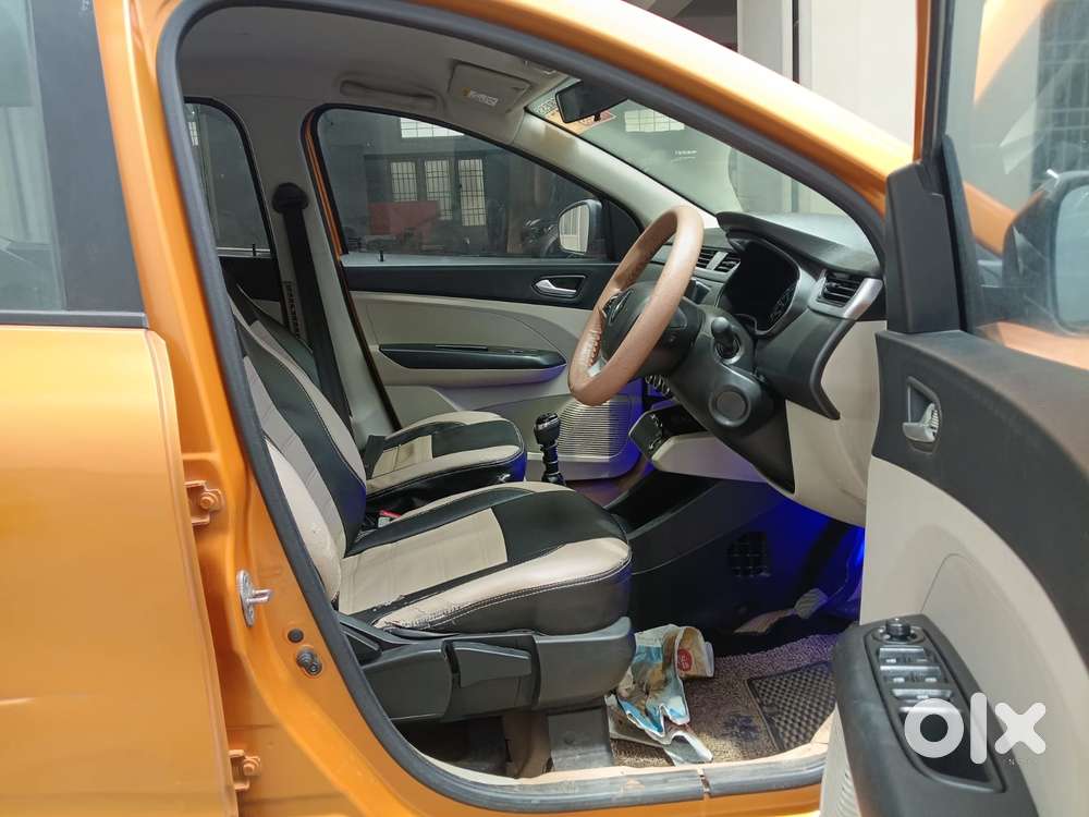Renault Triber Rxz, 2022, Petrol