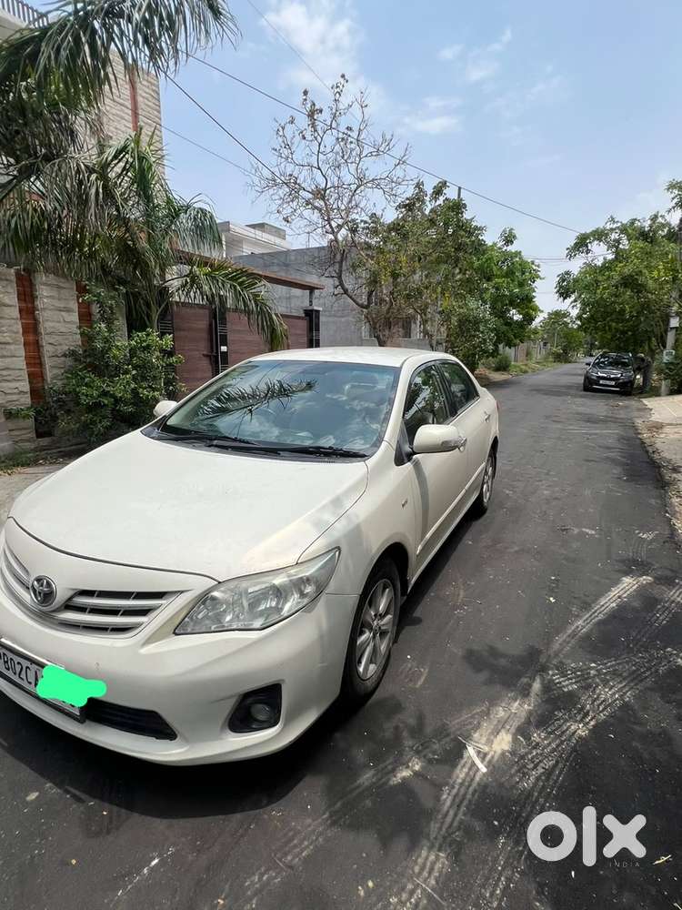 Toyota Corolla Altis 1.8 Sportz 2013