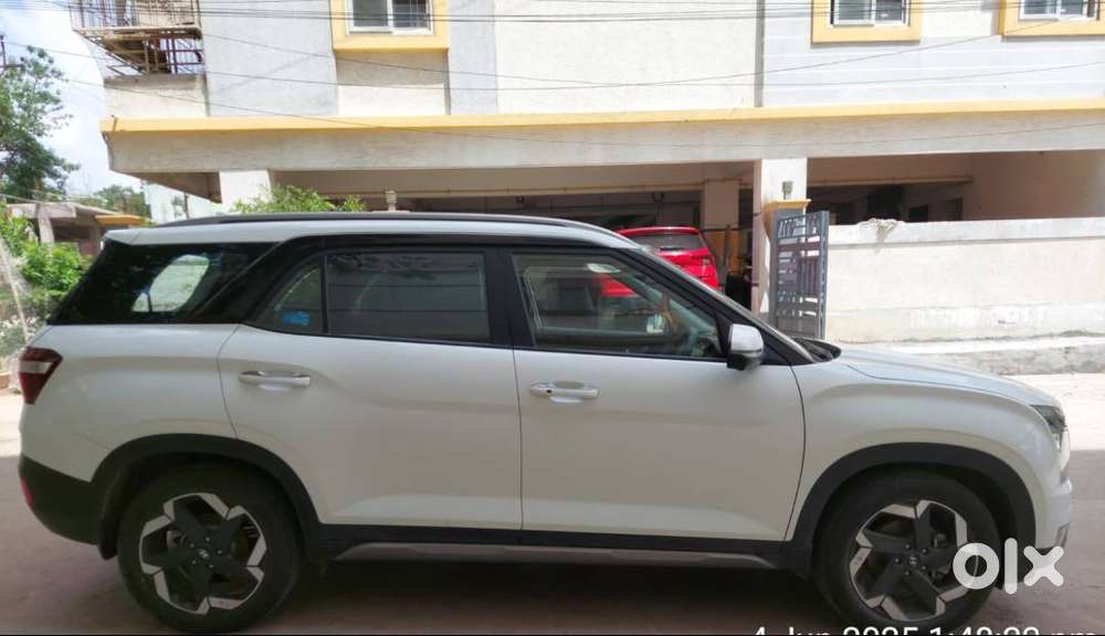 Hyundai Alcazar 2022 Model 10,000 Km Driven