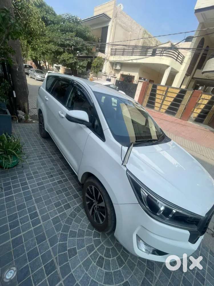 Toyota Innova Crysta 2024