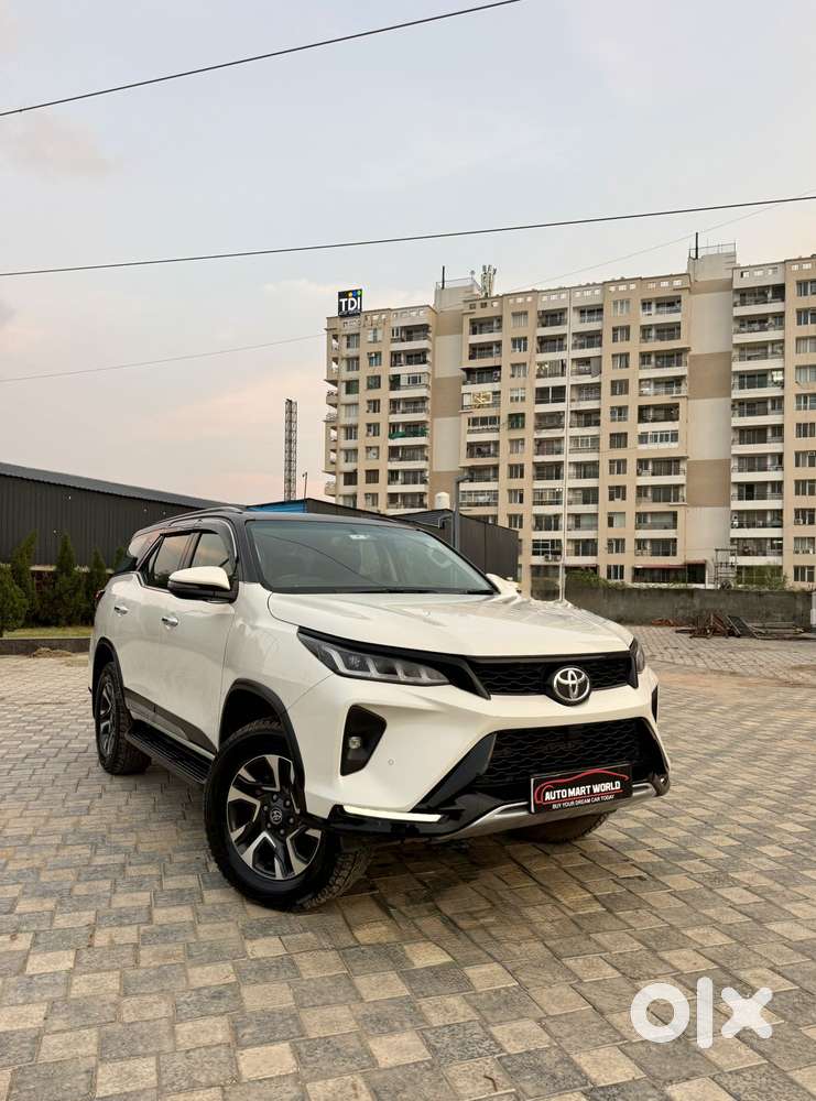 Toyota Fortuner 2.8 Legender 4x4, 2022, Diesel