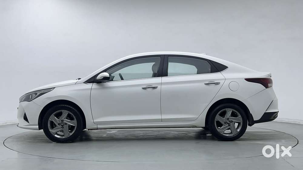 Hyundai Verna 1.5 Sx Ivt, 2022, Petrol