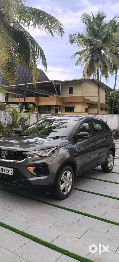 Tata Nexon 1.5 Revotorq Xm (s), 2022, Petrol