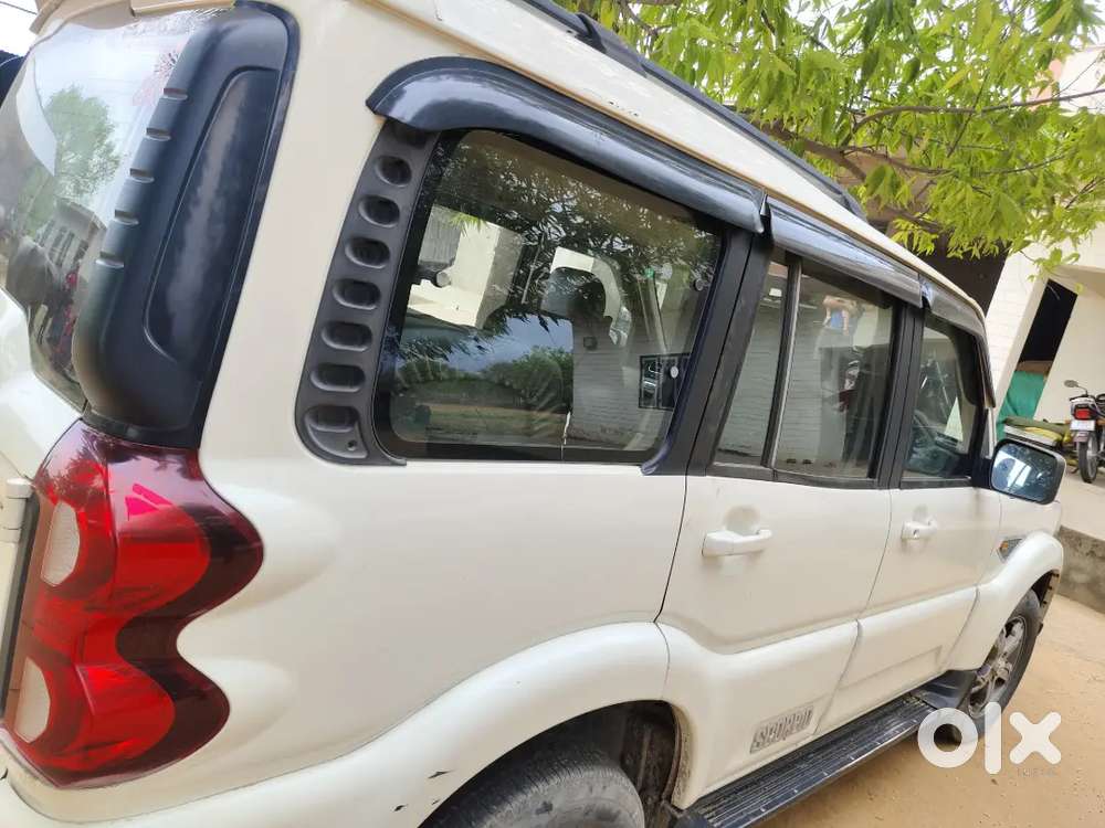 Mahindra Scorpio Diesel Novmber 2016 Manual 100200 Km