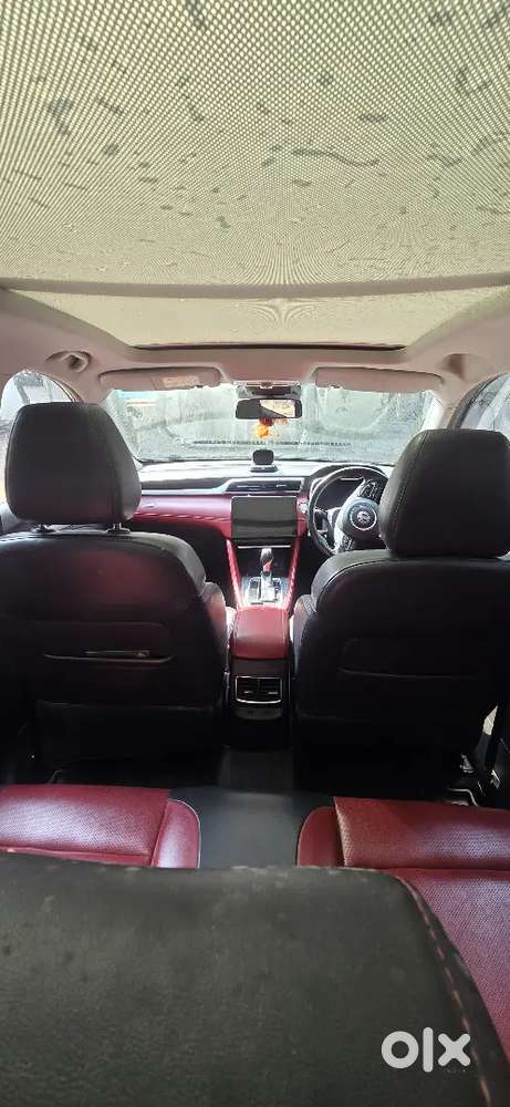 Mg Astor Savy Pro Red Interior