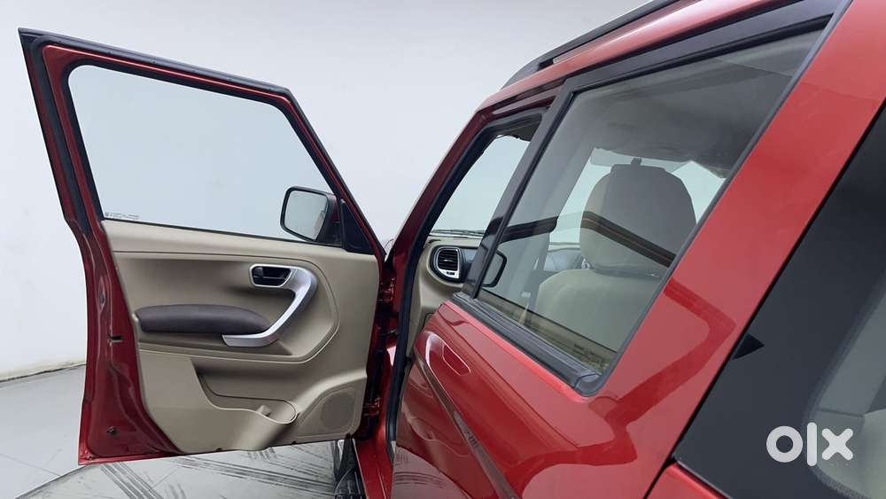 Mahindra Tuv 300 T8, 2016, Diesel