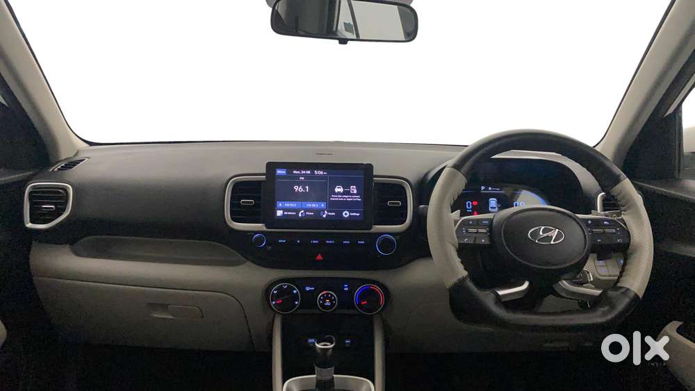 Hyundai Venue 1.0 S (o) Turbo Dct, 2023, Petrol