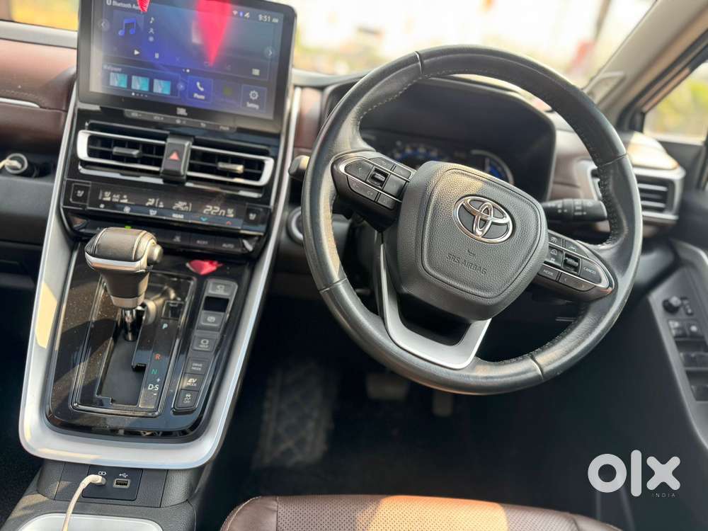 Toyota Innova Hycross 2.0 Zx Hybrid 7 Str, 2023, Petrol