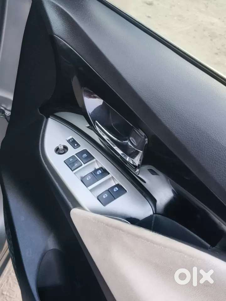 Toyota Innova Crysta 2.8 Zx At 7 Seater, 2019, Diesel