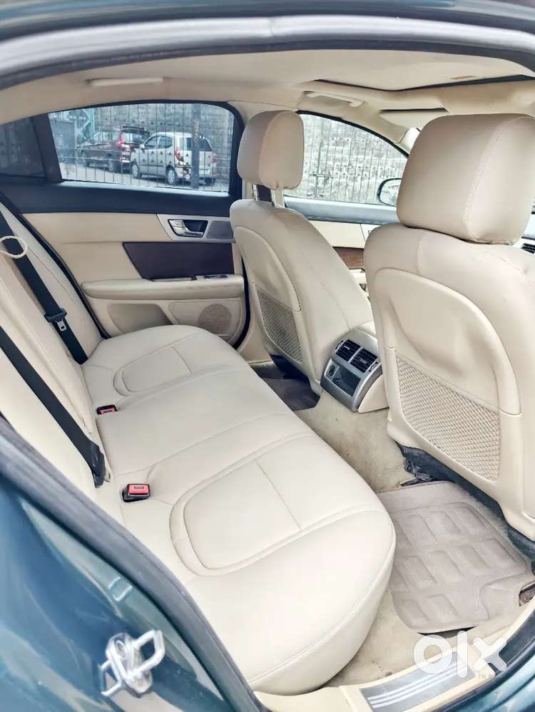 Jaguar Xf 2013 Diesel 58000 Km Driven