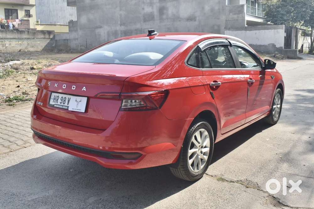 Skoda Slavia 1.0 Tsi Style At, 2025, Petrol