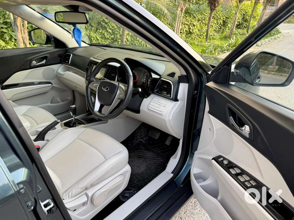 Mahindra Xuv300 1.2 W8 (o) Amt Petrol, 2022, Petrol