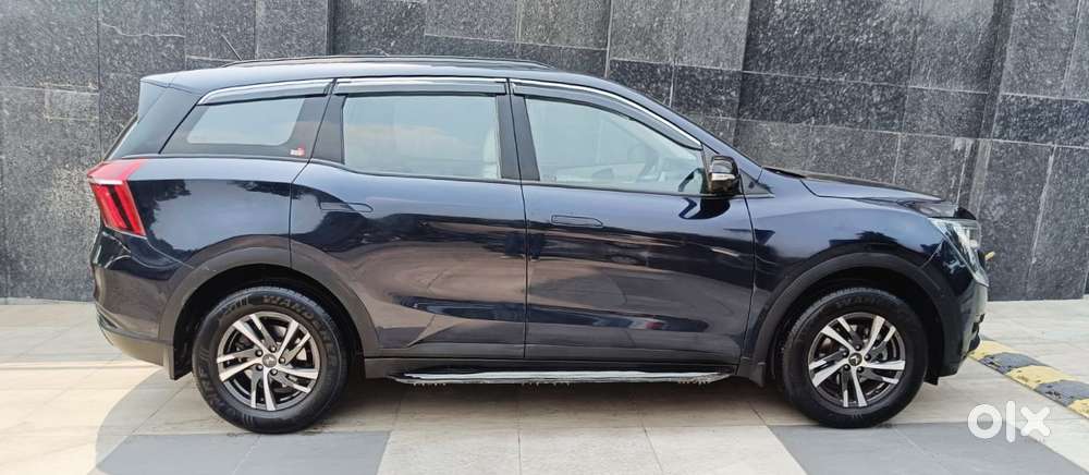 Mahindra Xuv700 2.0 Mx Petrol Mt 5 Str, 2024, Petrol