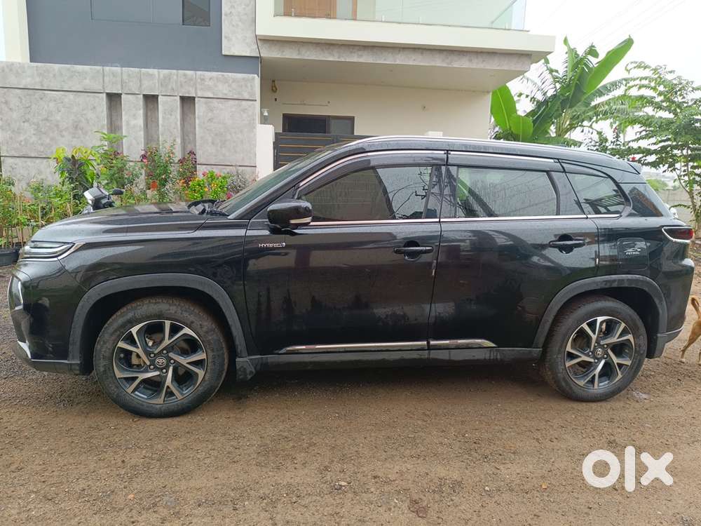 Toyota Urban Cruiser Hyryder 2024 Petrol Well Maintained