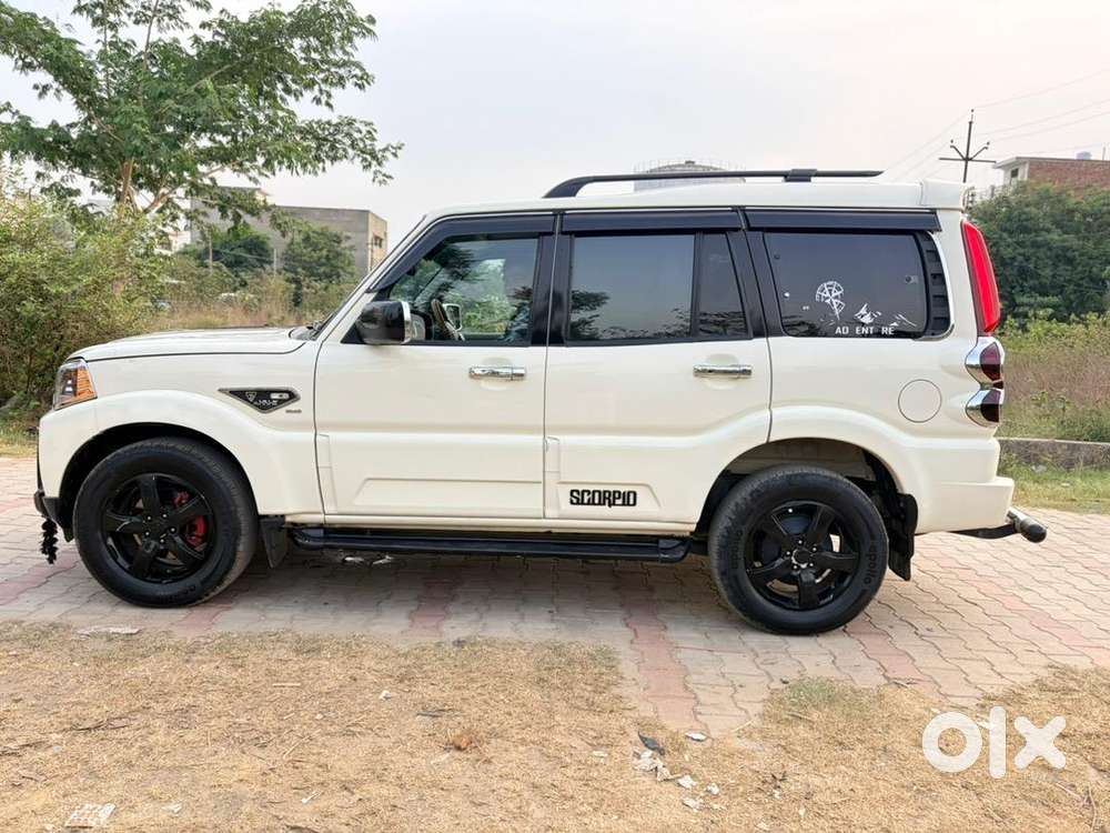 Mahindra Scorpio S5