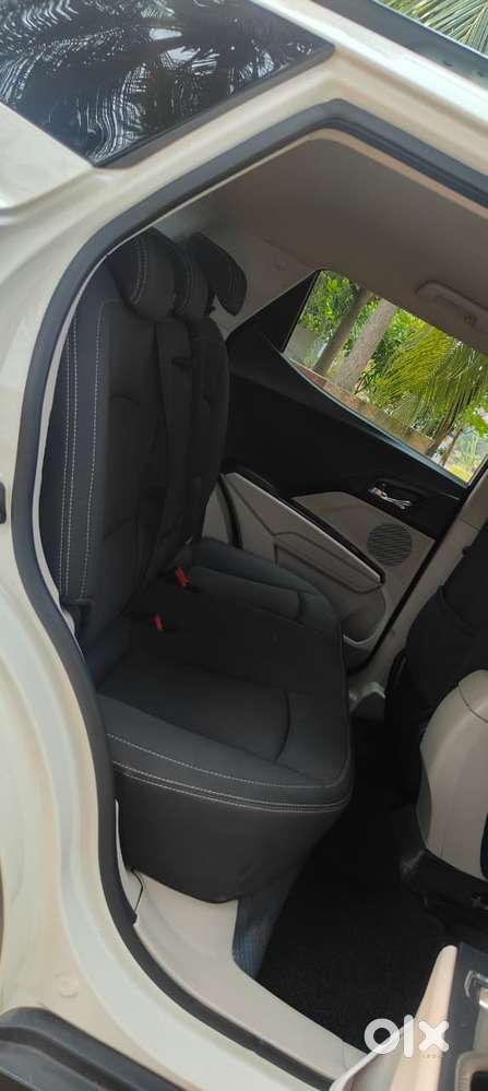 Mahindra Xuv300 W8 (o) 1.5 Diesel Amt, 2020, Diesel