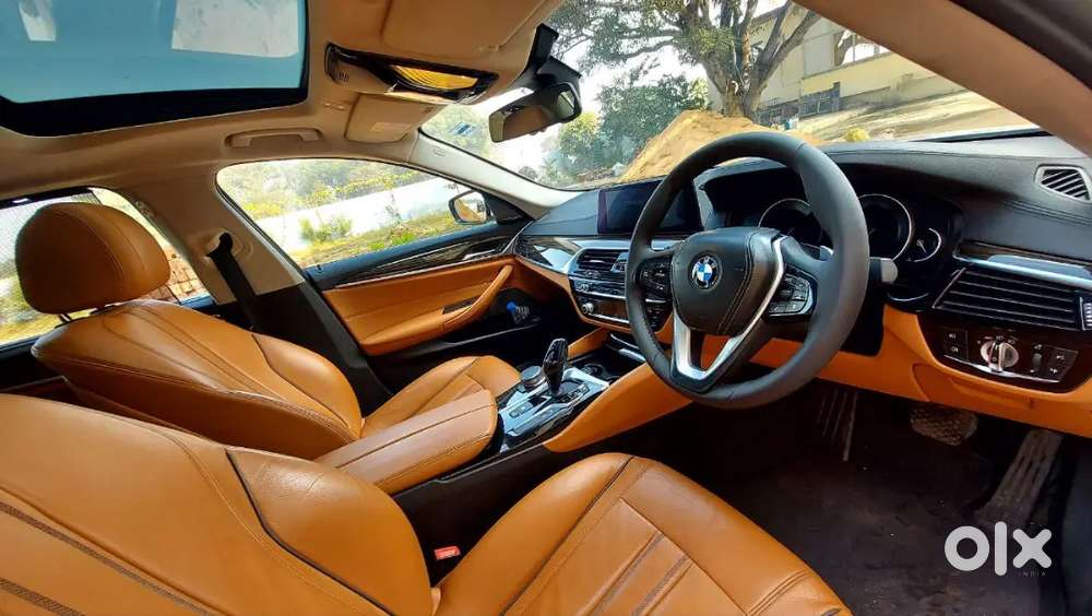 Bmw 5 Series Luxury 2020 With Auto-park Key