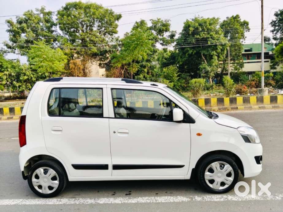 Maruti Suzuki Wagon R Vxi Amt Opt, 2017, Petrol