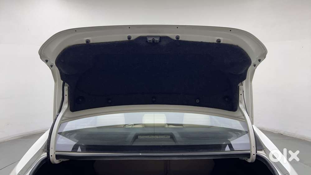 Toyota Corolla Altis 1.8 G, 2015, Petrol