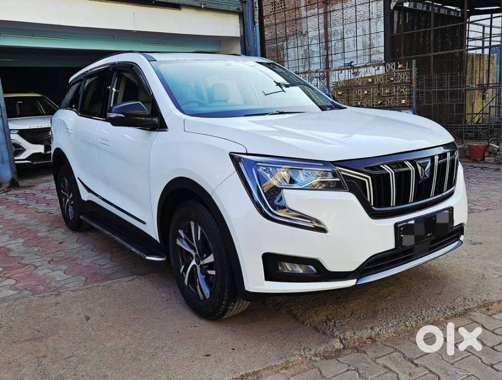 Mahindra Xuv700 2.0 Ax 5 Petrol Mt 7 Str, 2022, Petrol