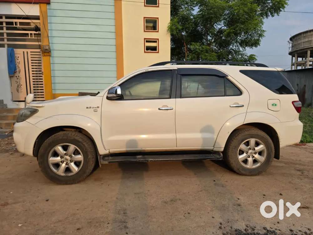 Toyota Fortuner Diesel Manual 2nd Owner 2012