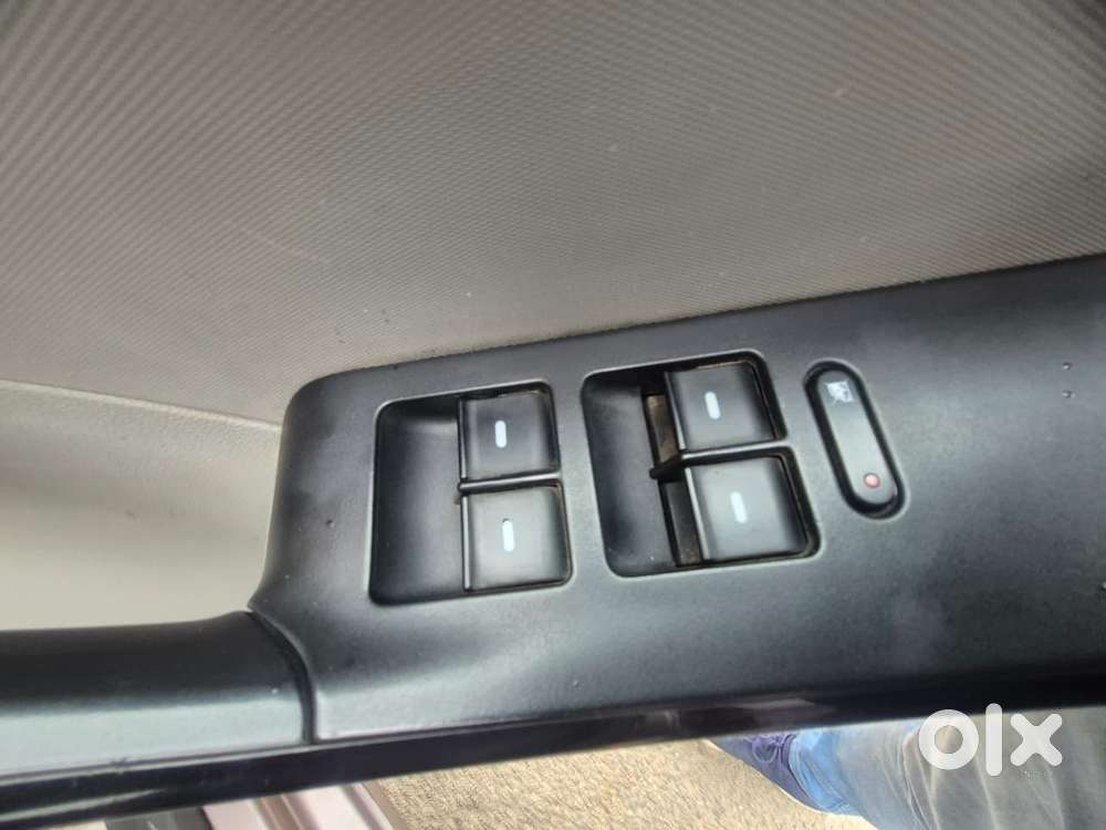 Tata Tiago 1.2 Revotron Xt Rhythm, 2016, Petrol