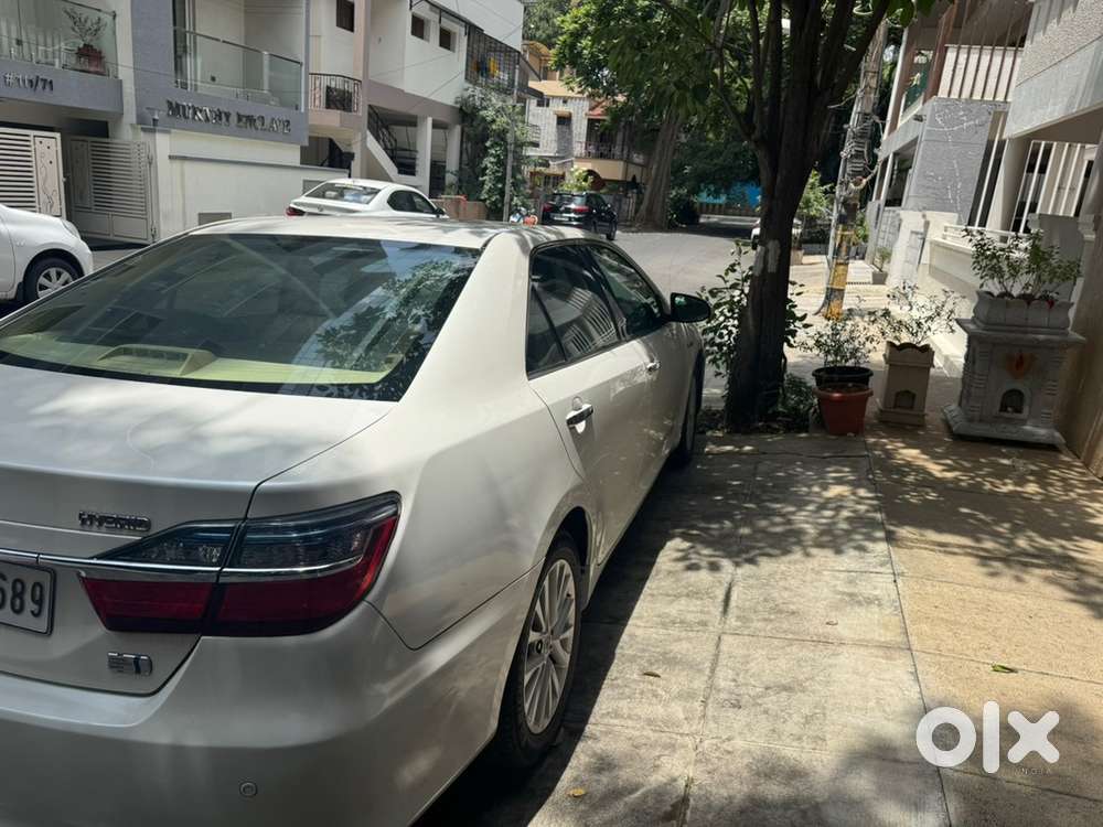 Toyota Camry 2016 Hybrid, Well Maintained