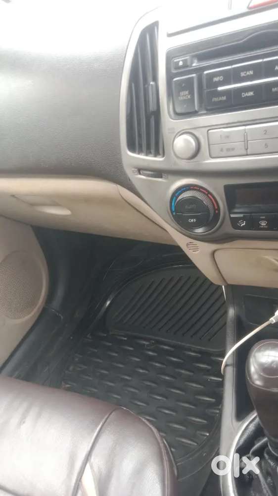 Hyundai New I20 2012 Diesel 180000 Km Driven