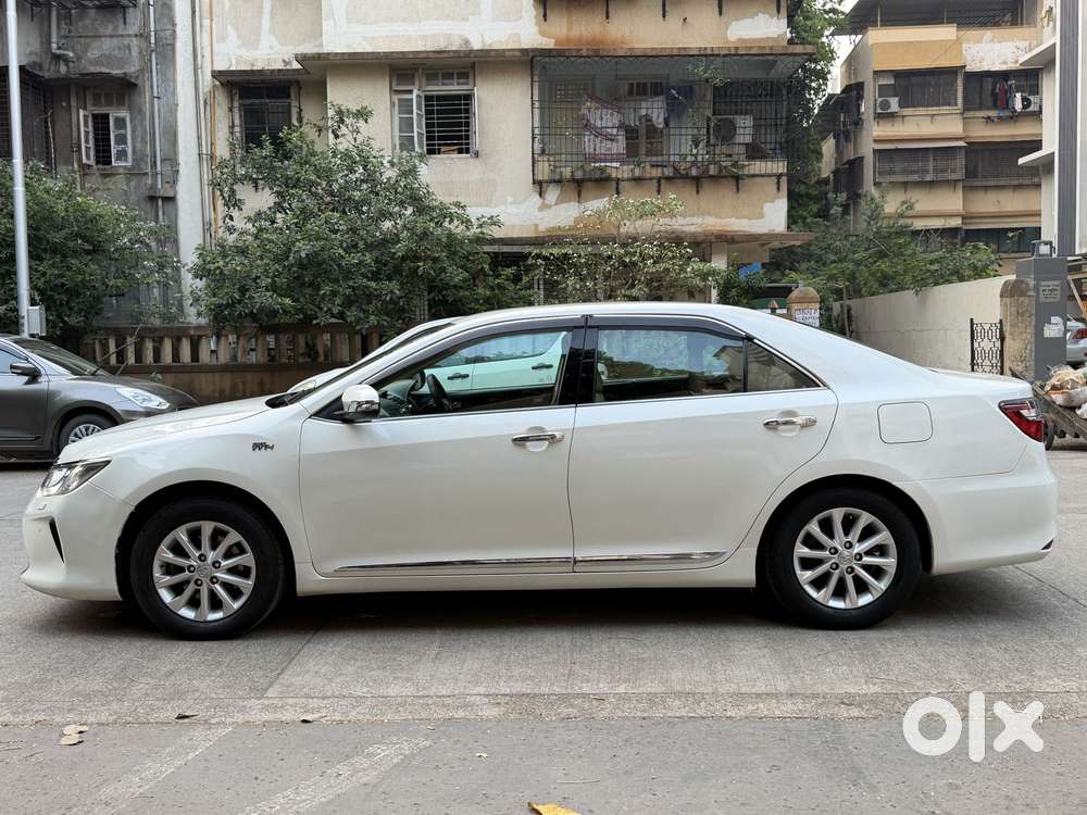 Toyota Camry [ ] 2.5 L At, 2016, Petrol