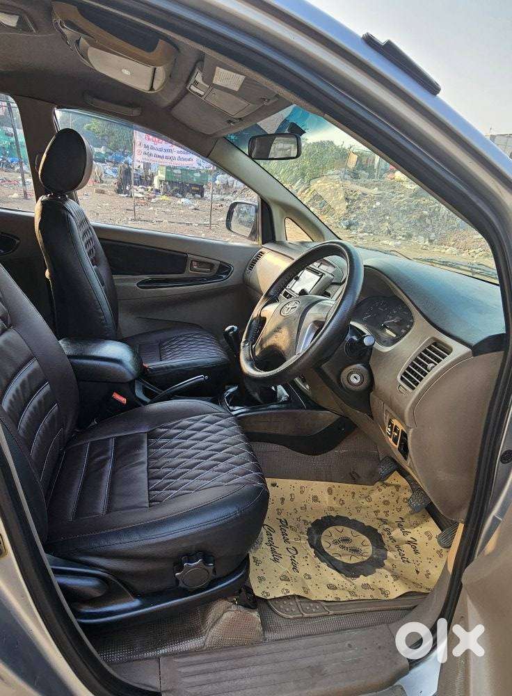 Toyota Innova 2.5 G (diesel) 8 Seater Bs Iv, 2015, Diesel