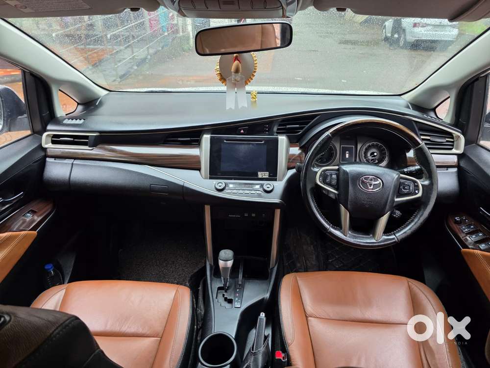 Toyota Innova Crysta 2.8z Automatic, 2016, Diesel