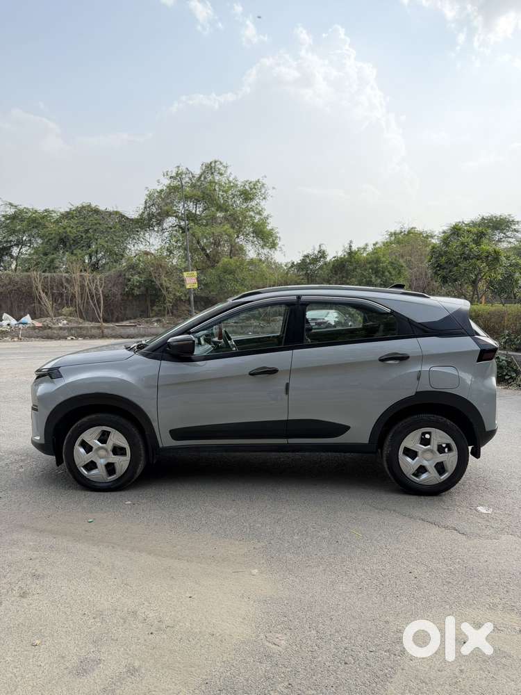Tata Nexon Pure (s) 1.2 Petrol 6amt, 2024, Petrol