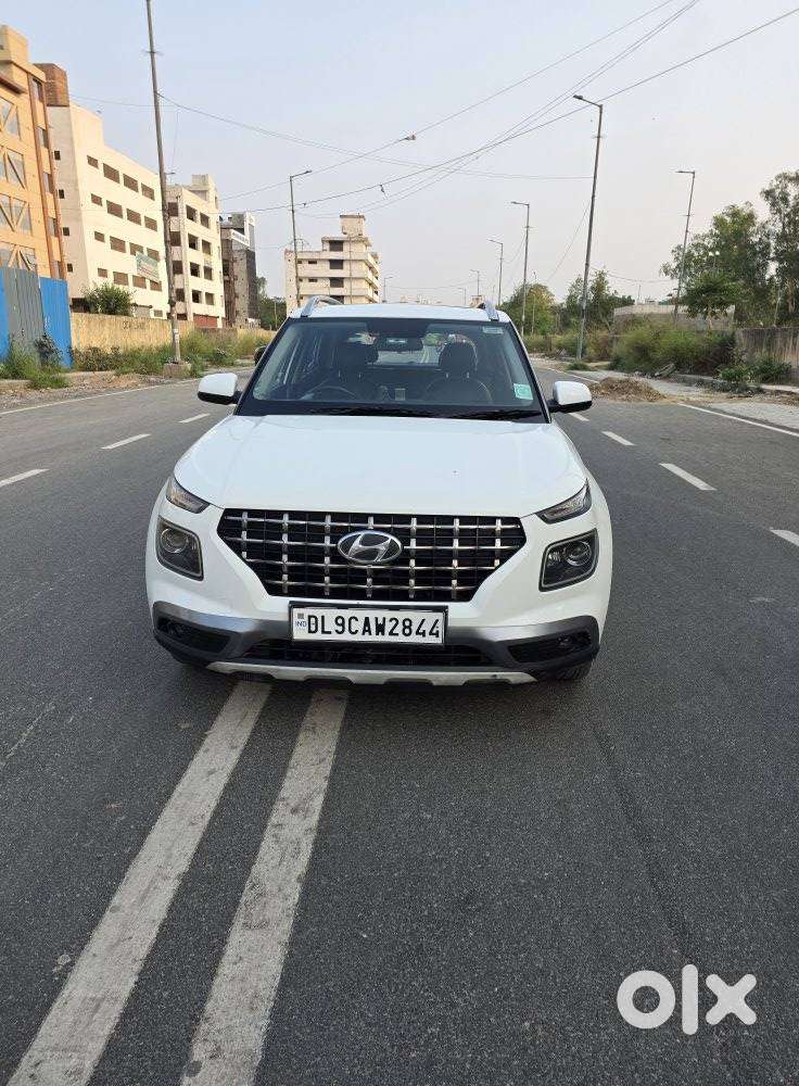 Hyundai Venue Sx (o) Mt 1.5 Diesel, 2021, Diesel