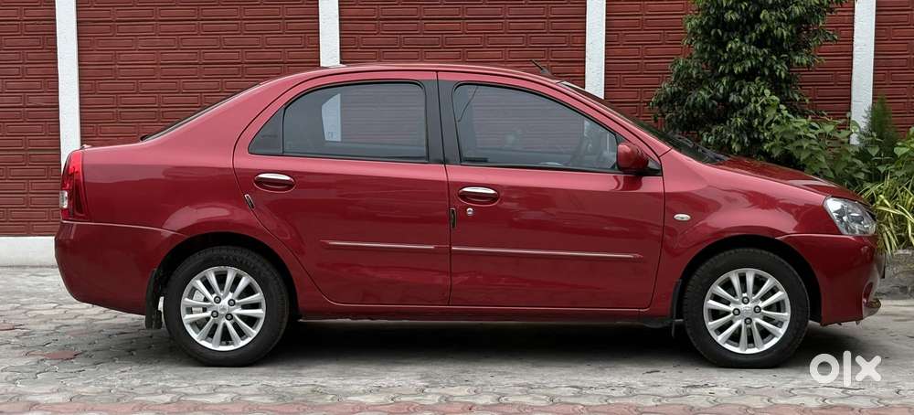Toyota Etios V, 2011, Petrol